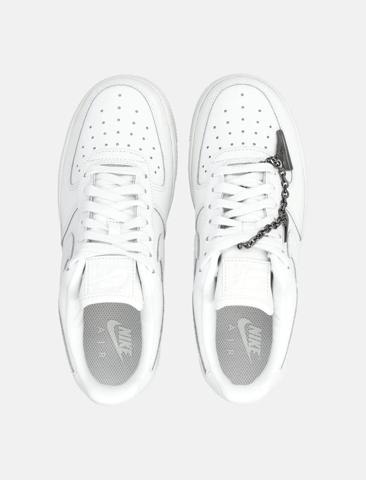 Nike Air Force 1 ’07 Low women’s sneakers in white