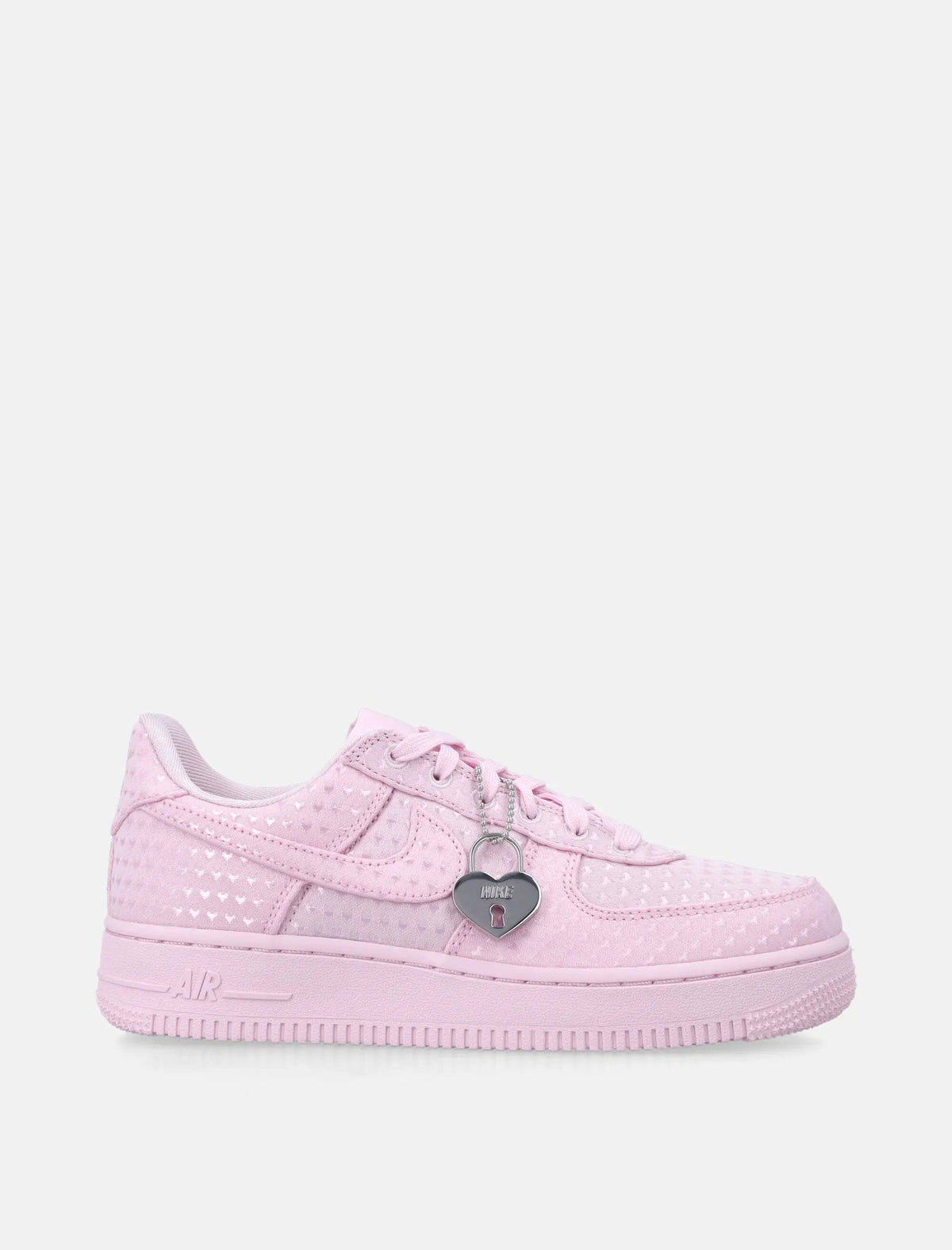 Nike Air Force 1 ’07 SE Valentine’s Day women’s sneakers